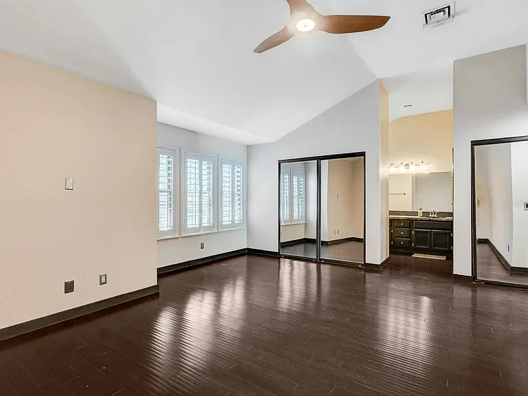 538 Lambeth Ct — Photo 31