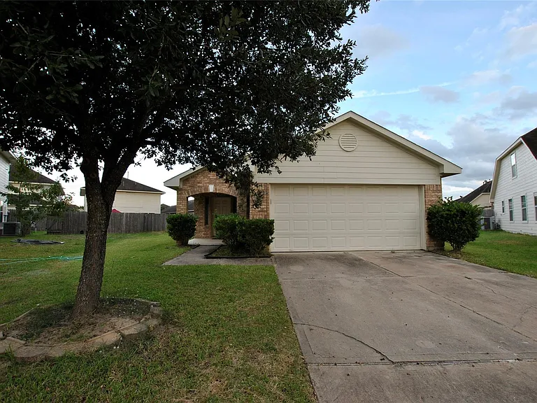 19007 S Whimsey Dr — Photo 1