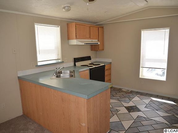 2nd image of 3225 6th St Trailer 18