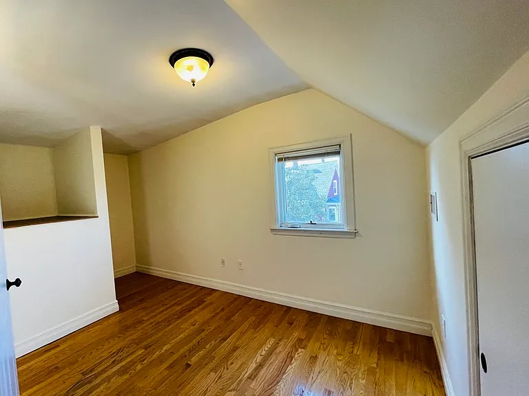 18 Richardson St #18 — Photo 17