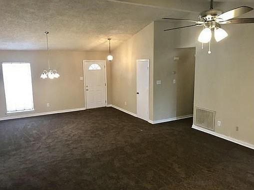 2nd image of 710 Melissa Ln