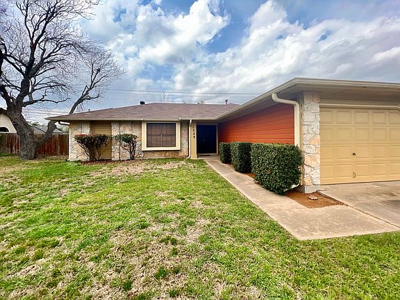 2nd image of 1309 Texas Oak Way