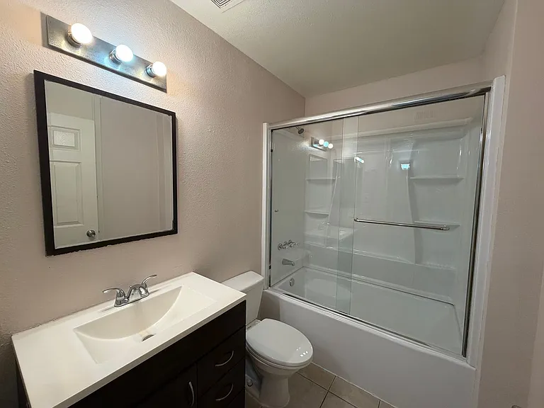 1011 Oleander Ave — Photo 10