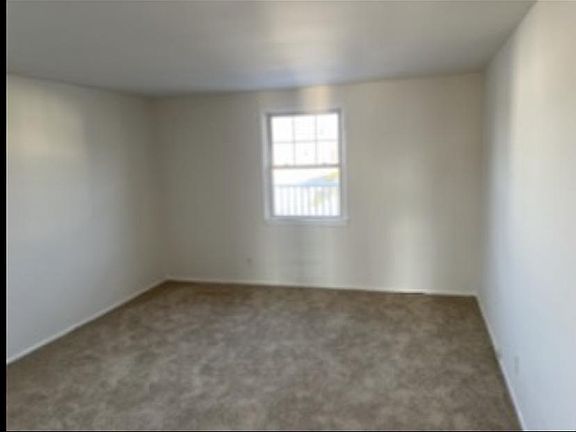 3rd image of 118 Maple Blvd Floor 2