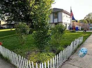 1102 Surrey Rd, Papillion, NE 68046