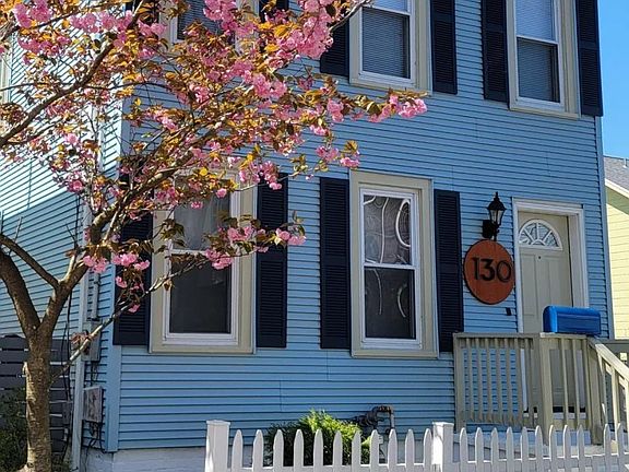Facade. SIngle Family House