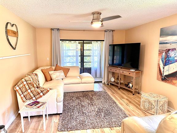 5th image of 301 SW South River Drive #206