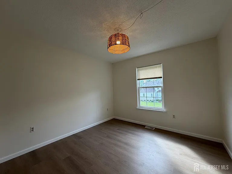 87 Sassafras Ct — Photo 13