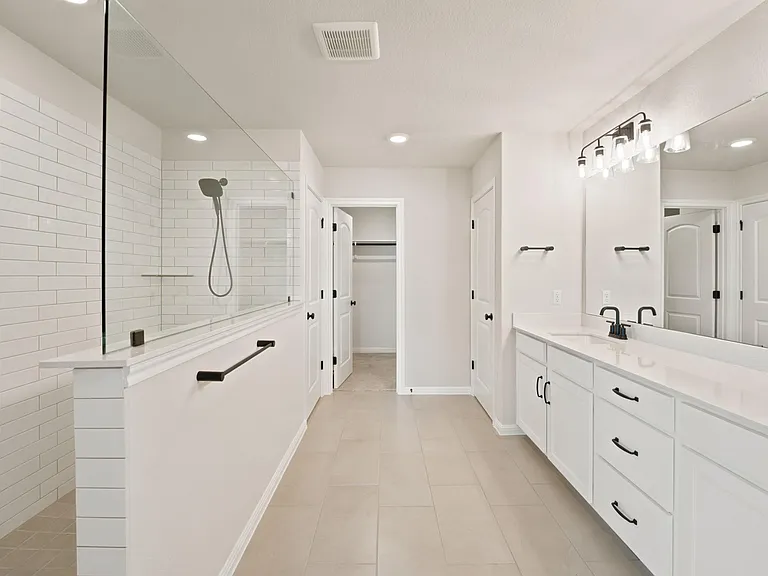 212 Swinging H Ln — Photo 16