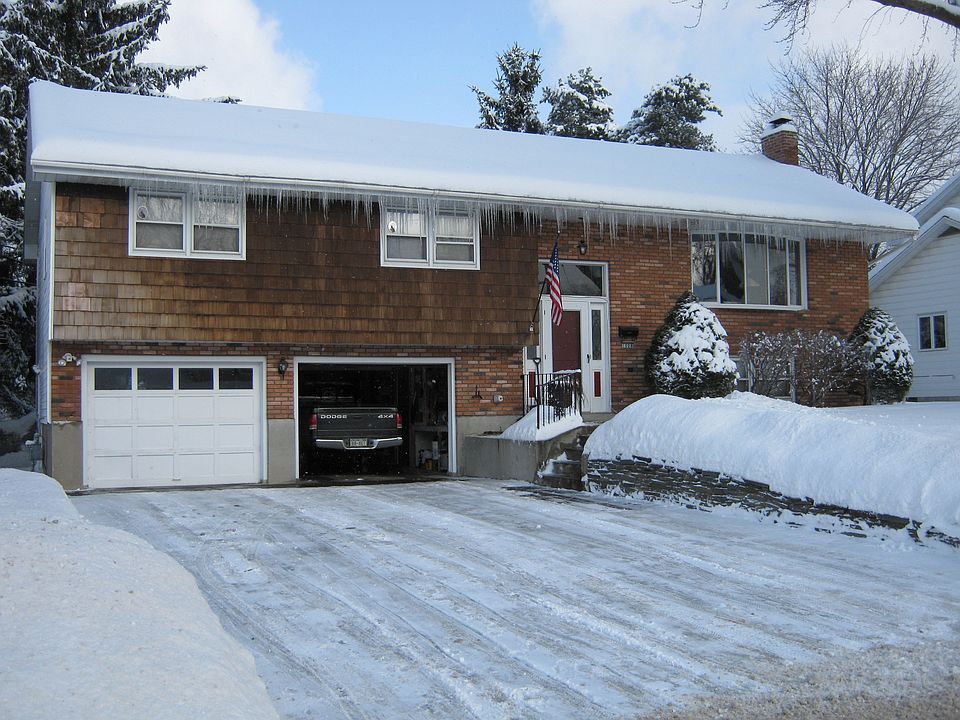 2nd image of 1008 Serafini Dr