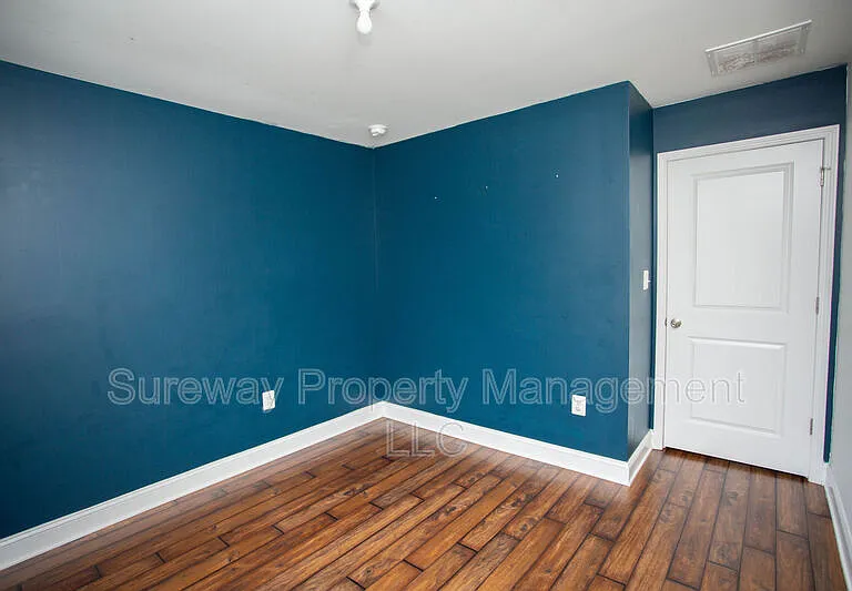 1 Tweentown Close — Photo 31