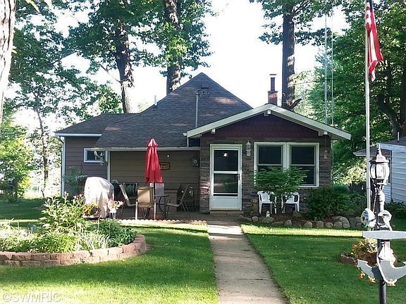 2nd image of 65514 Park Ave