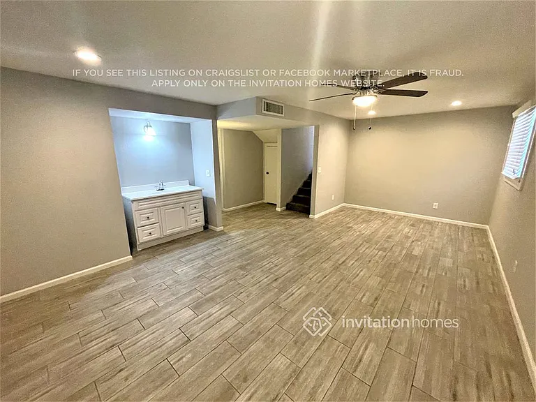 943 E Manhatton Dr — Photo 11