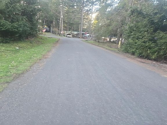 5th image of 241 E Park Loop