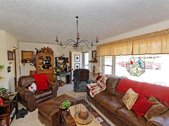 4th image of 16 Elmwood Dr
