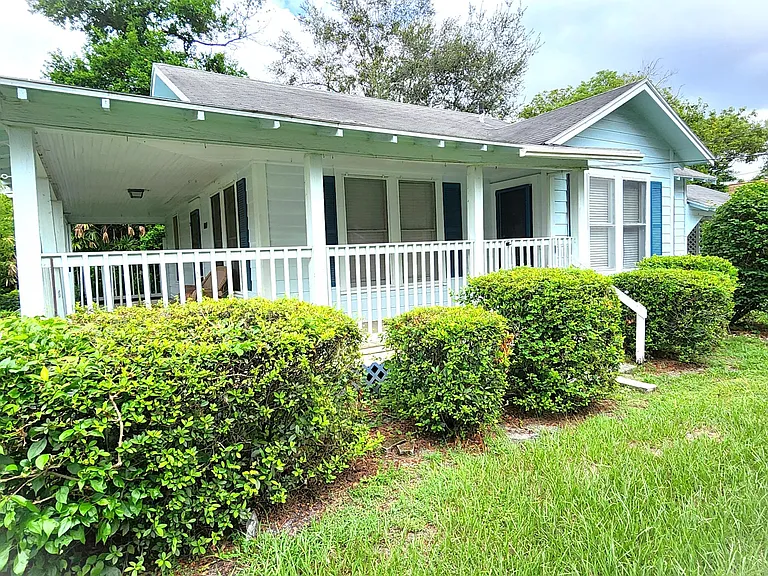 1001 N Ferncreek Ave — Photo 8
