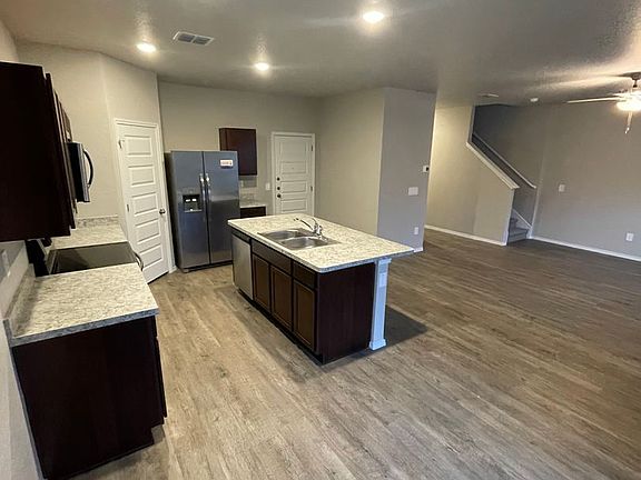 4th image of 13030 Candace Way