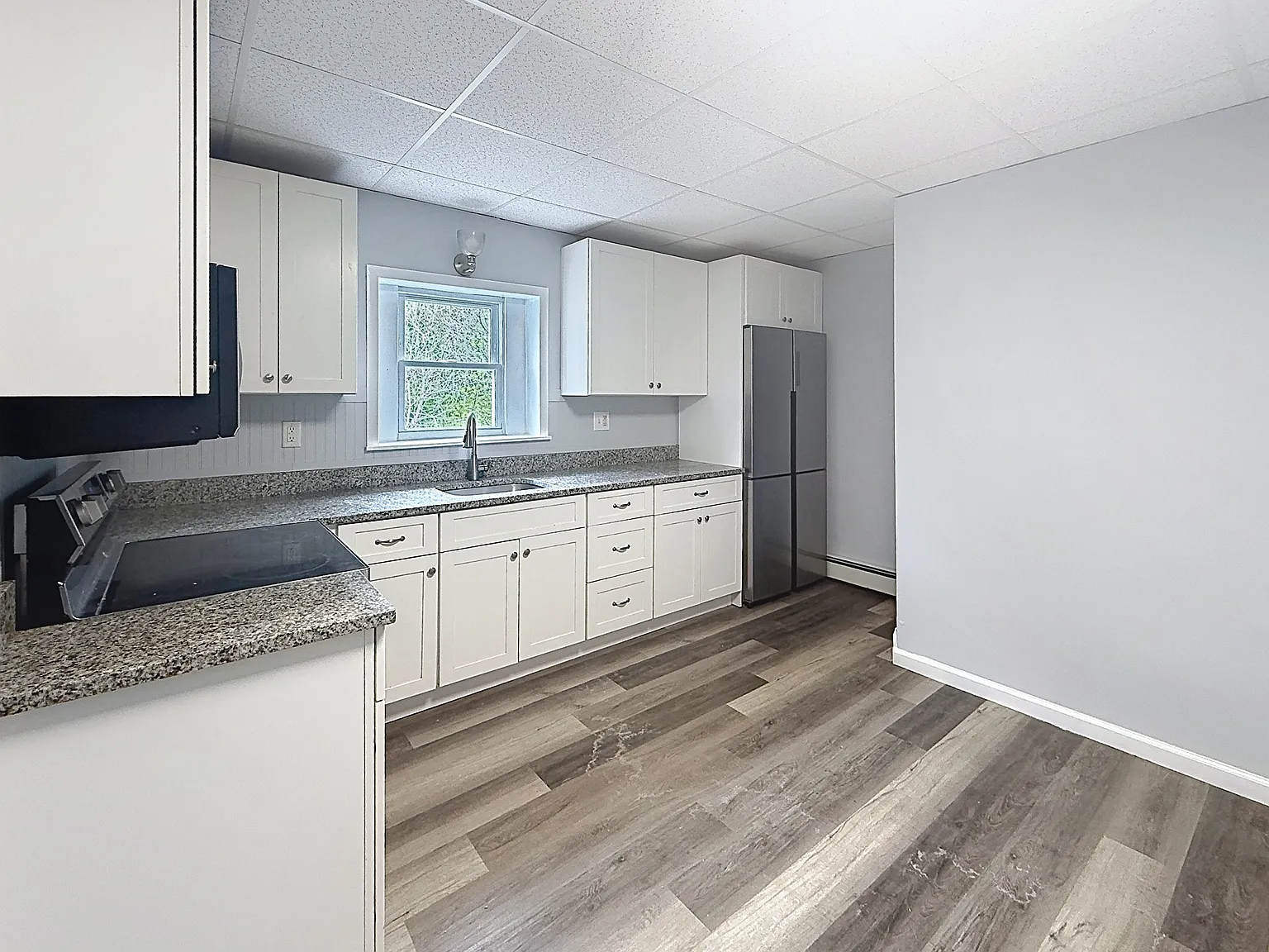2 bed, 950 sqft, $2,200 — Photo 2