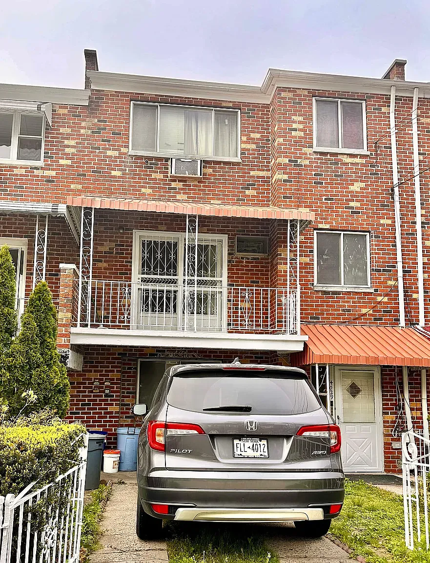 3 bed, $3,700 — Photo 1