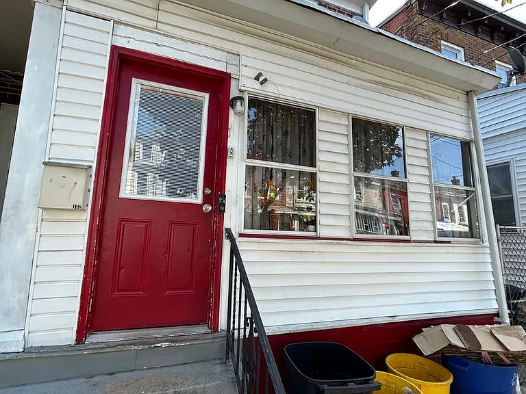 122 Cleveland Ave — Photo 1