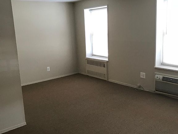 2nd image of 20 Westell St
