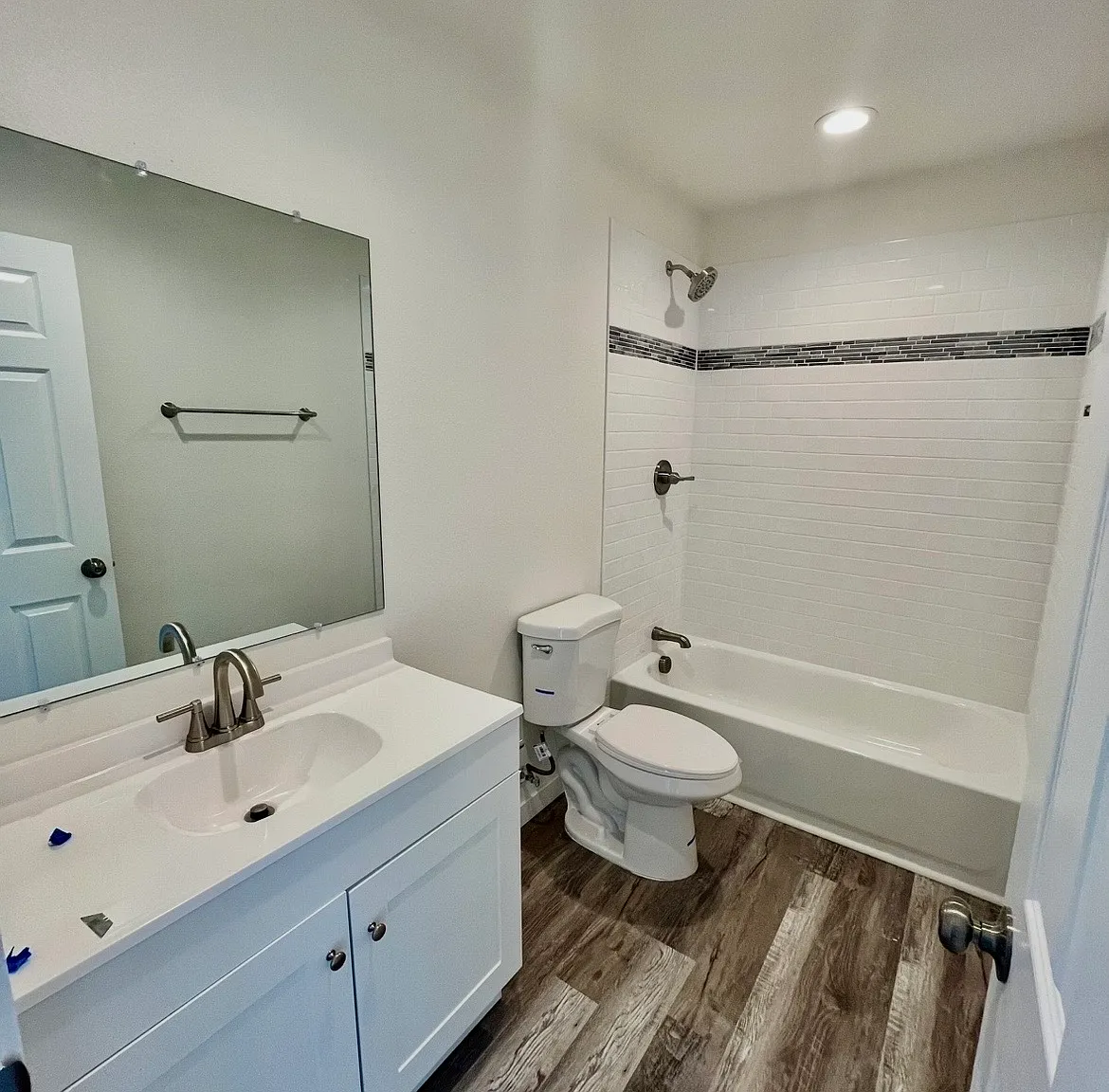 3 bed, 1400 sqft, $2,245 — Photo 3