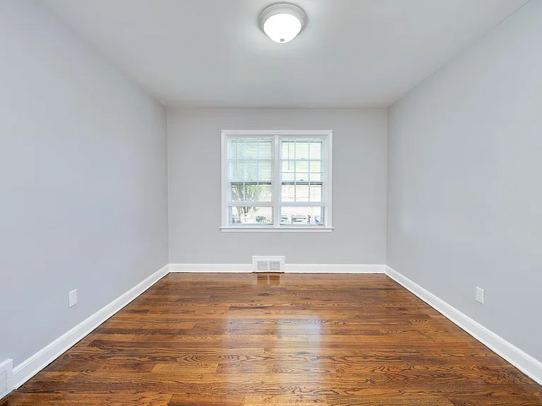 1545 Schuylkill Ave — Photo 6