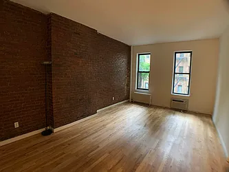 Rented by Salon Realty Corp