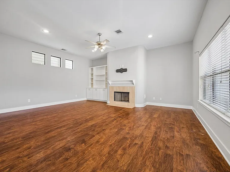 5813 Darling St #A — Photo 3