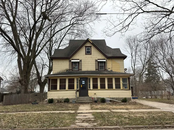 630 S Connecticut Ave, Mason City, IA 50401