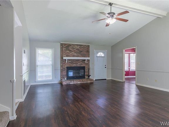3rd image of 1002 55th Ave E