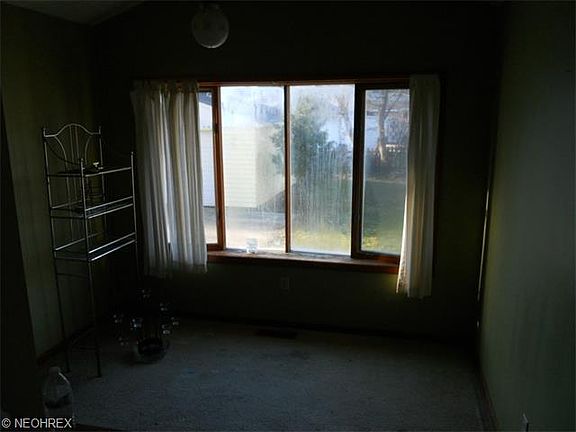 5th image of 239 Princeton Ave