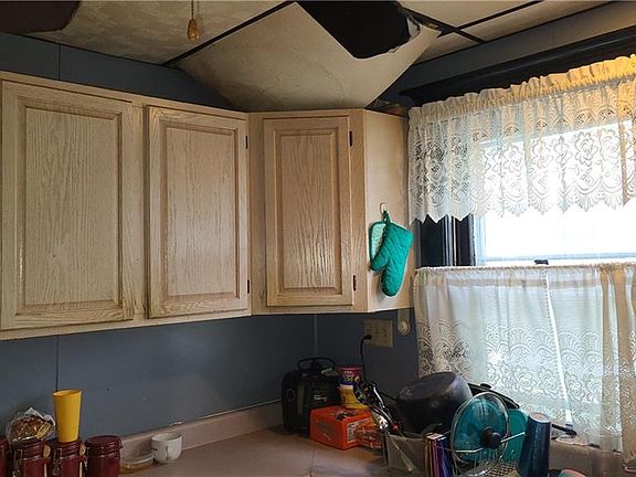 4th image of 80 Goulding Ave