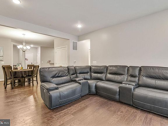 5th image of 43095 Wynridge Dr Unit 102