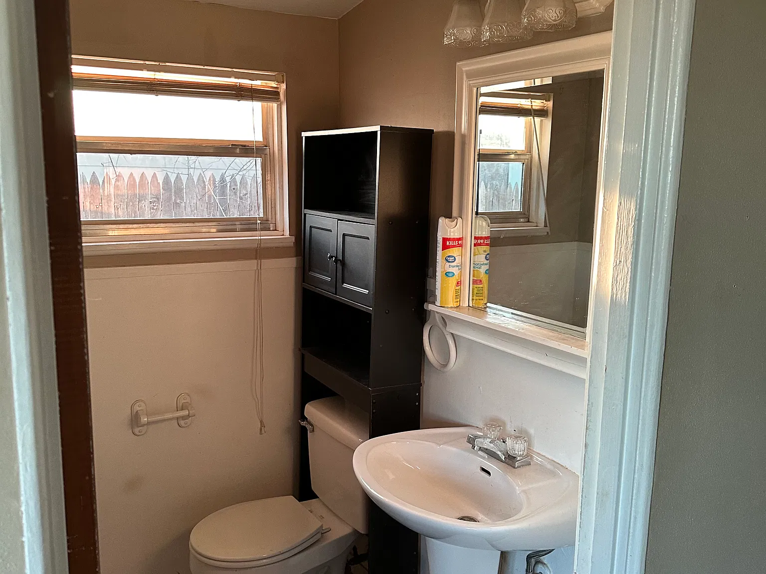 3 bed, 1.5 bath, 1296 sqft, $1,250 — Photo 3