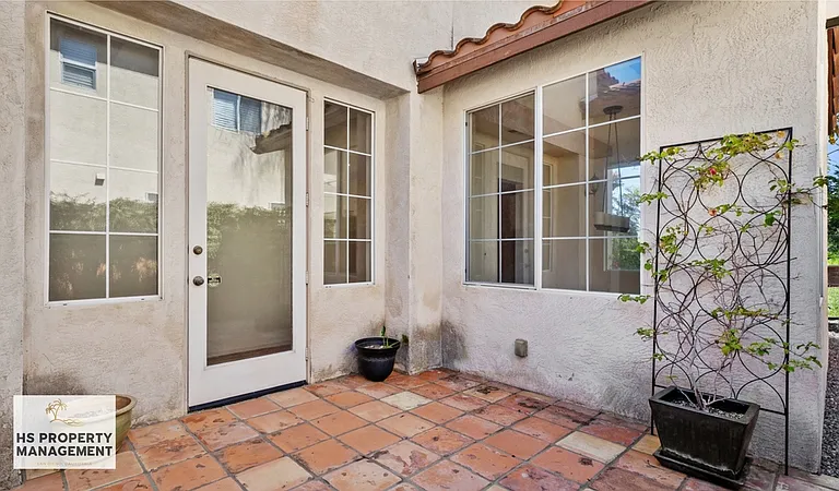 657 Prairie Dr — Photo 4