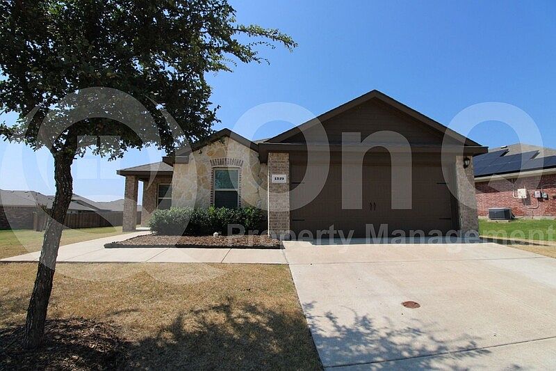 1st image of 1319 Meadow Creek Dr