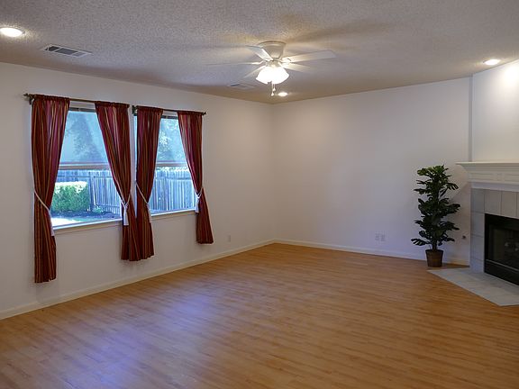 4th image of 2213 Bent Bow Dr