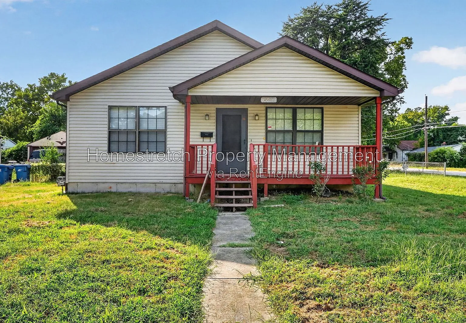 3 bed, 1.0 bath, 1054 sqft, $1,150 — Photo 2