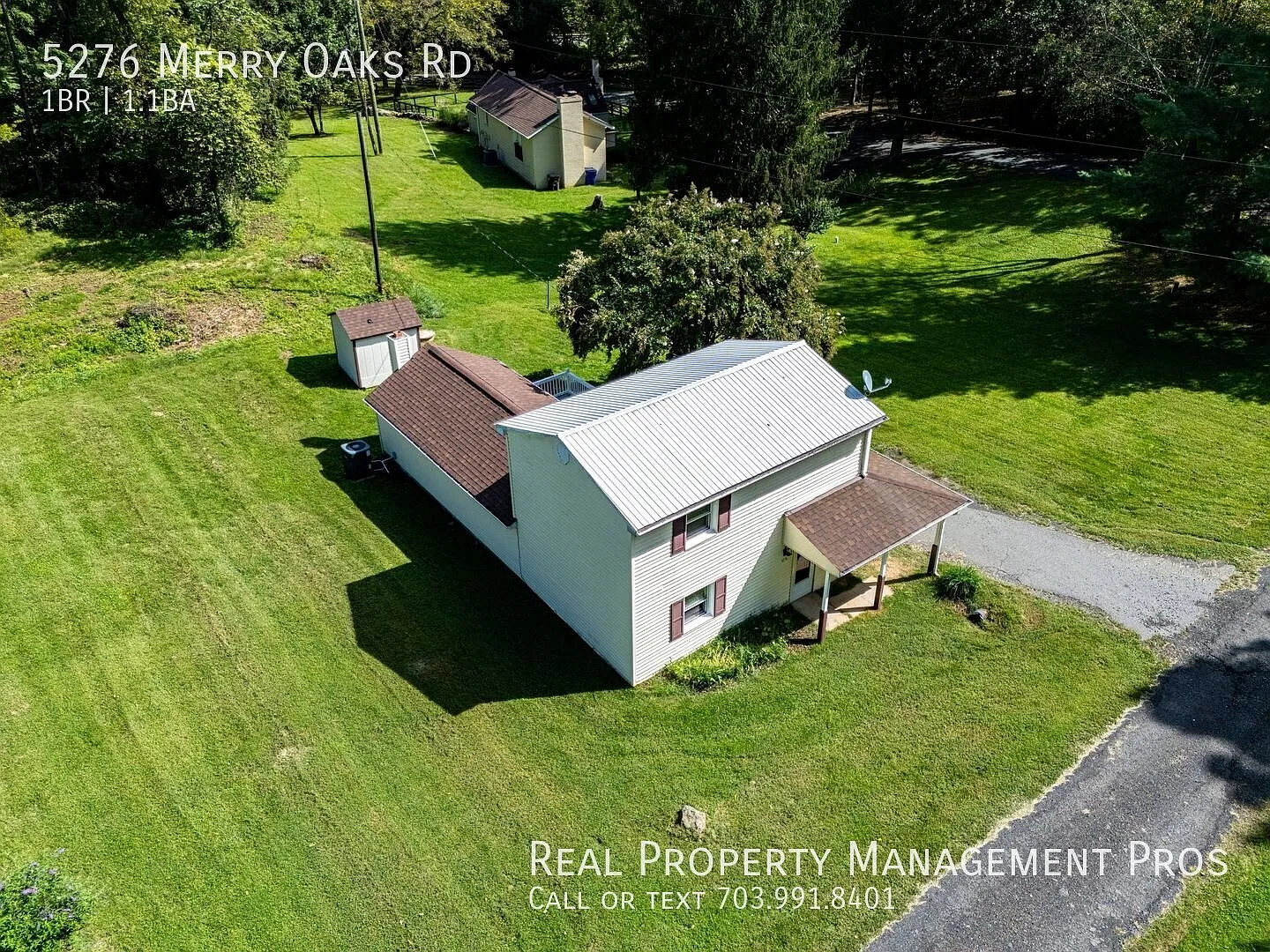 Just Renovated Single Family Home on 1.2 Acres! — Photo 4