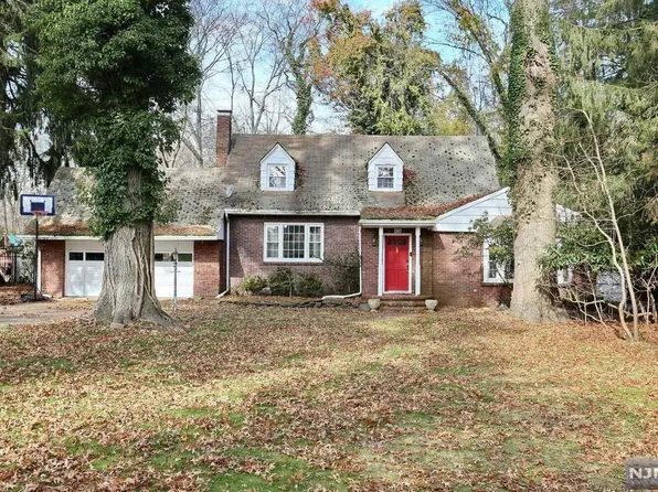 614 New St, River Vale, NJ 07675