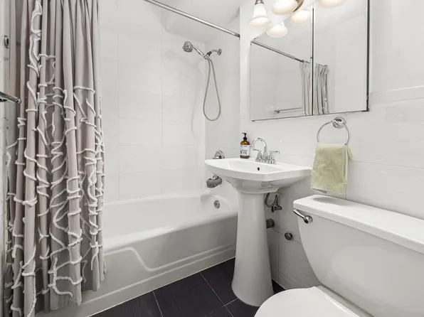 107-40 Queens Boulevard image 6 of 9