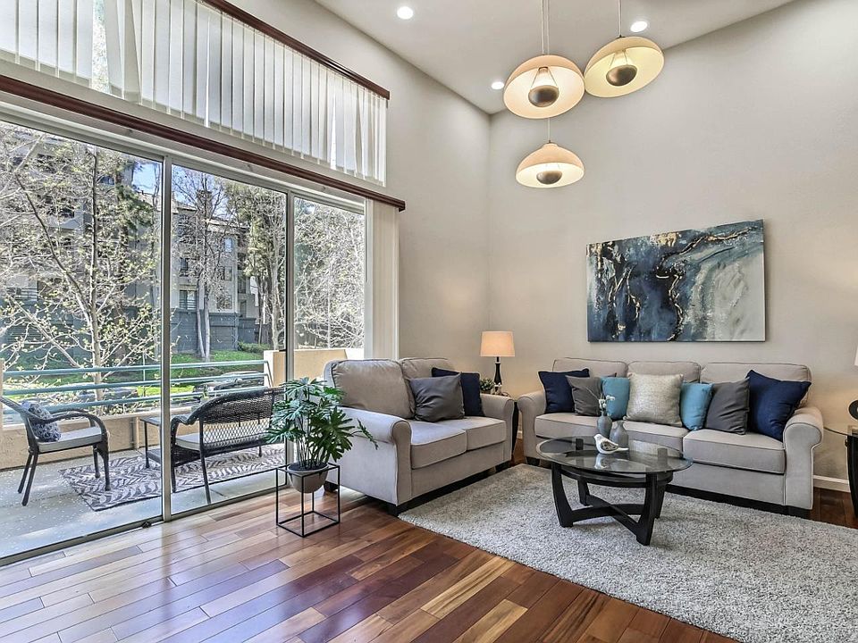 1st image of 426 Galleria Dr APT 7