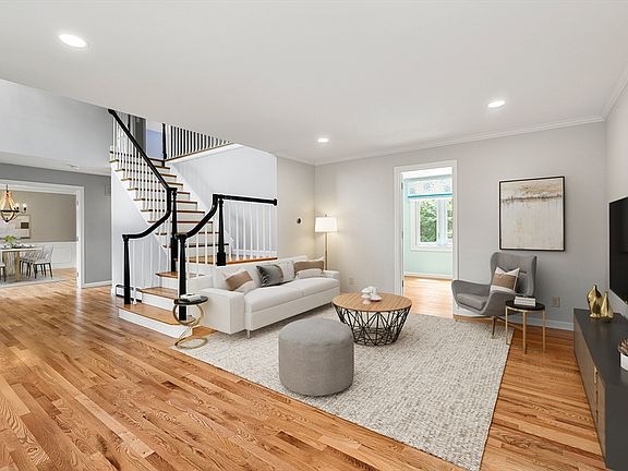 5th image of 3 Blueberry Cir