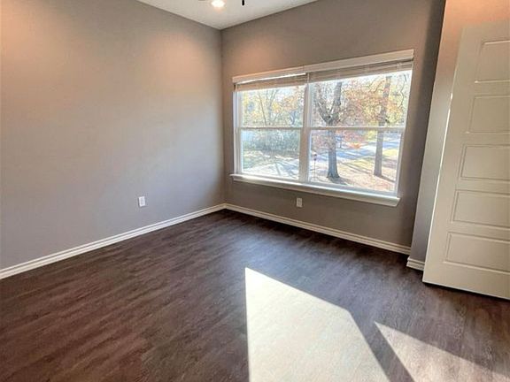 5th image of 806 W 32nd St