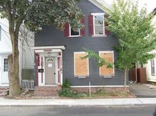 52 W 4th St, Lowell, MA 01850