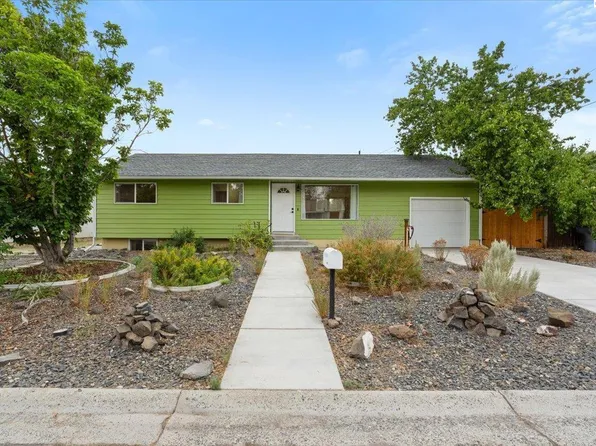 2035 Blue Ave, Richland, WA 99354