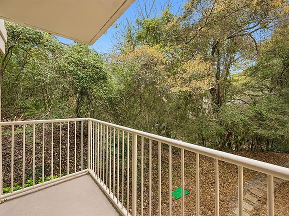 4th image of 2109 Beach Wood Rd #2109