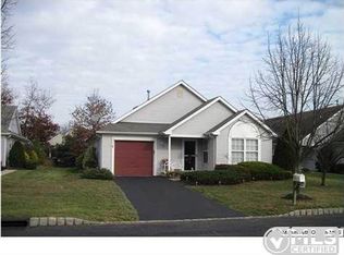 34 Pine Hollow Ln, Lakewood, NJ