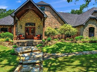 213 Pueblo Dr, Lake Kiowa, TX 76240